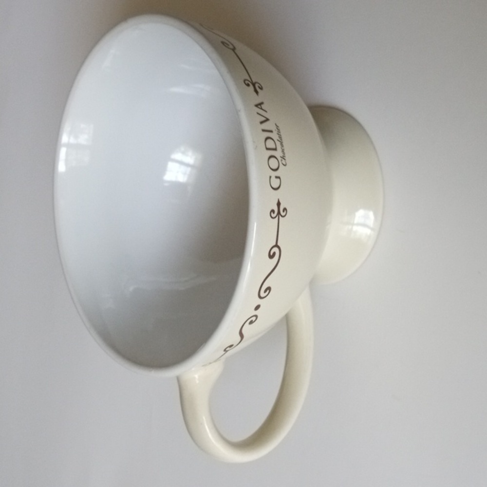 GODIVA WIDE RIM COFFEE/TEE CUP.